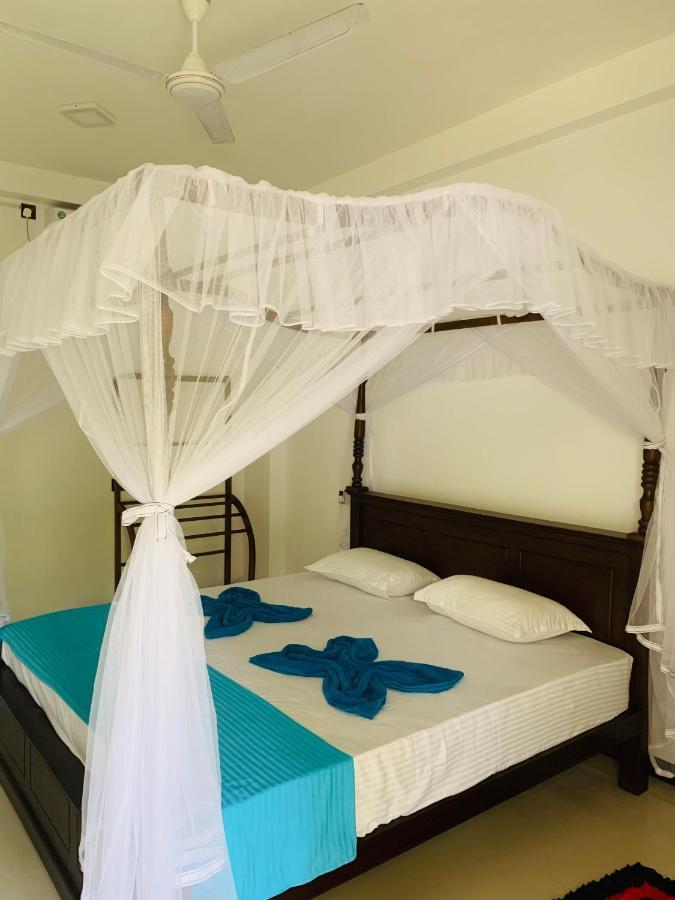 Ramesh Guesthouse Mirissa Bagian luar foto