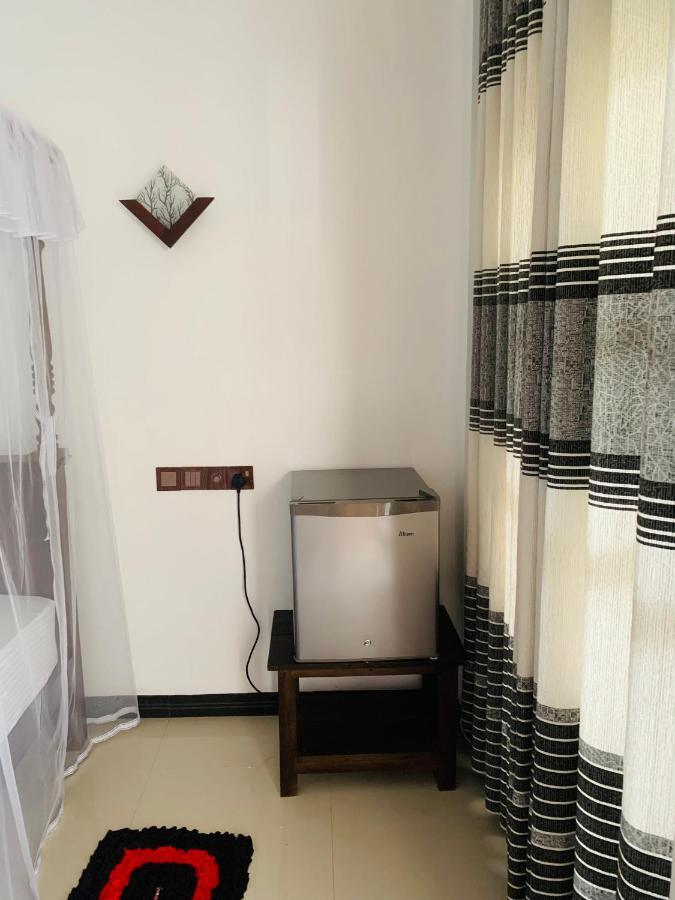 Ramesh Guesthouse Mirissa Bagian luar foto