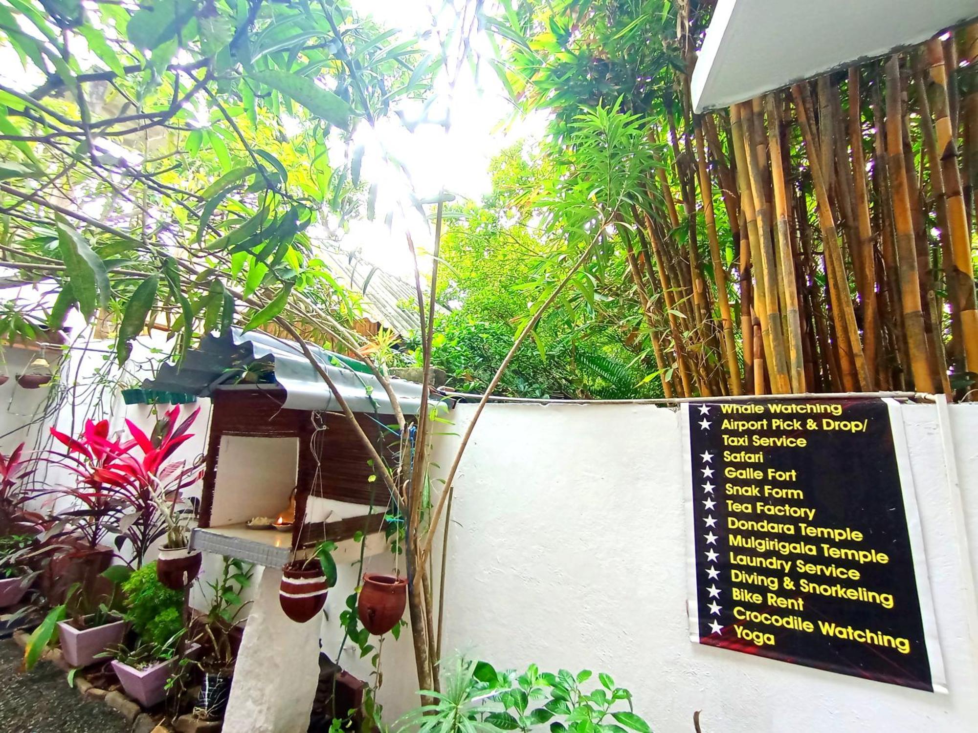 Ramesh Guesthouse Mirissa Bagian luar foto
