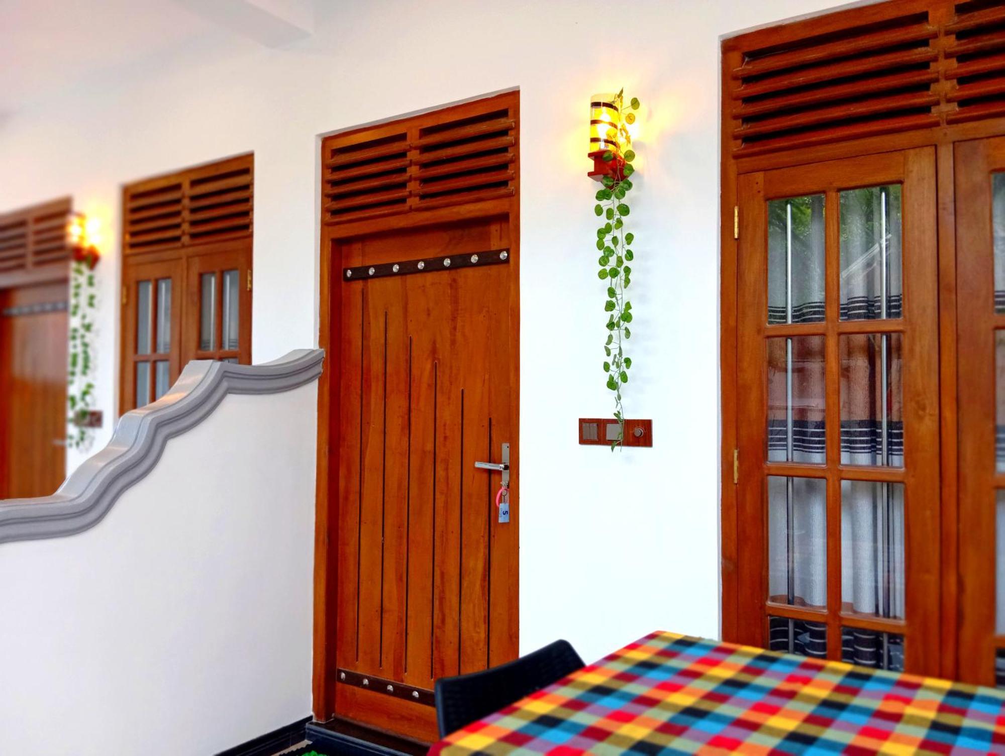 Ramesh Guesthouse Mirissa Bagian luar foto