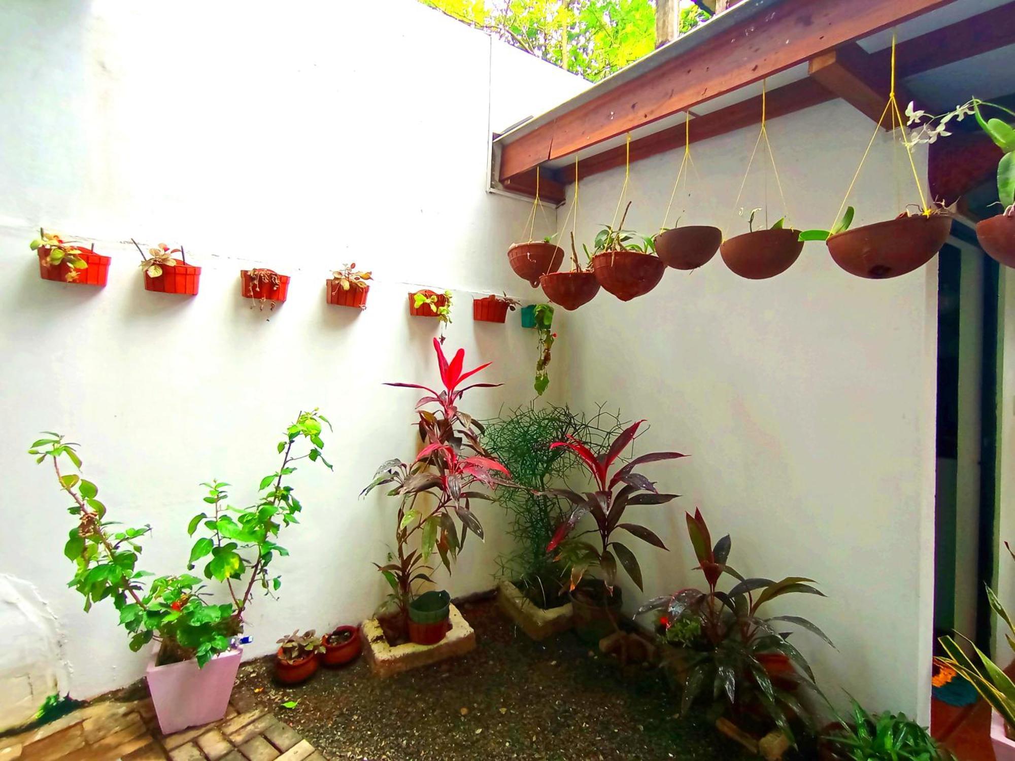 Ramesh Guesthouse Mirissa Bagian luar foto