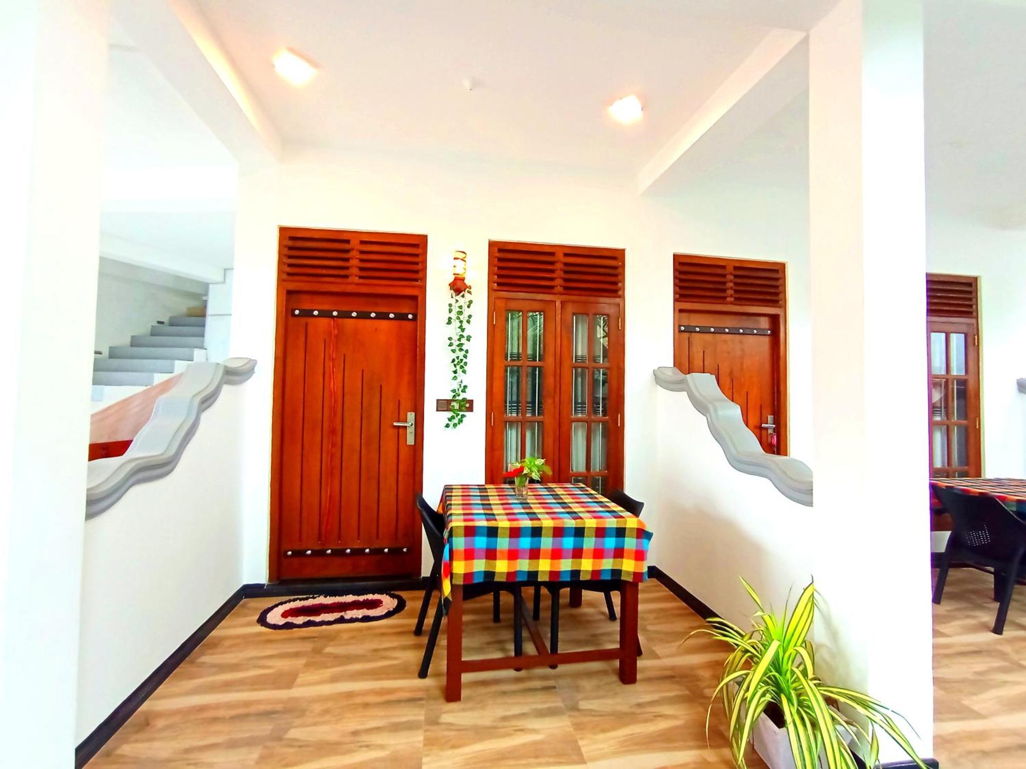 Ramesh Guesthouse Mirissa Bagian luar foto