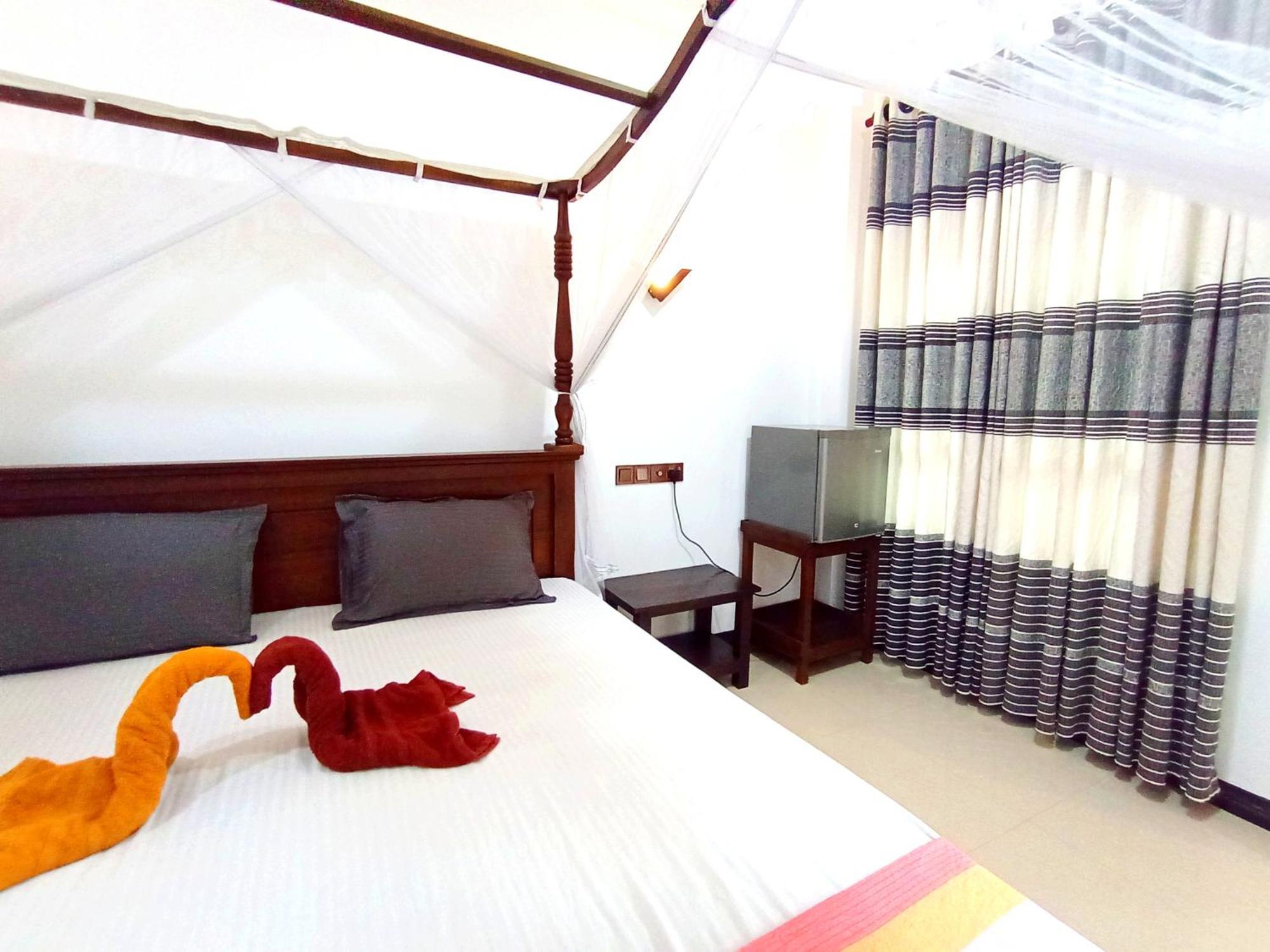 Ramesh Guesthouse Mirissa Bagian luar foto