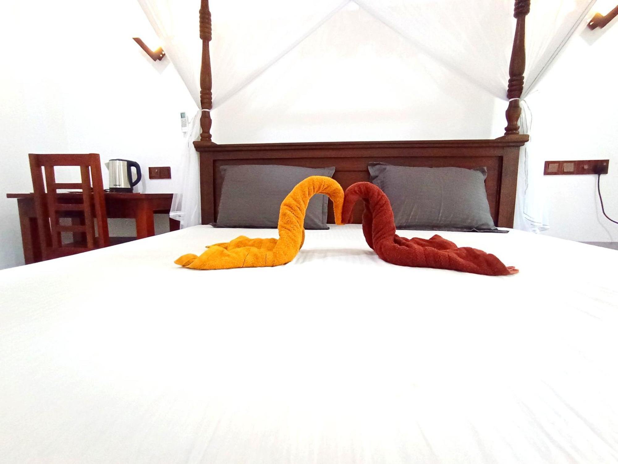 Ramesh Guesthouse Mirissa Bagian luar foto