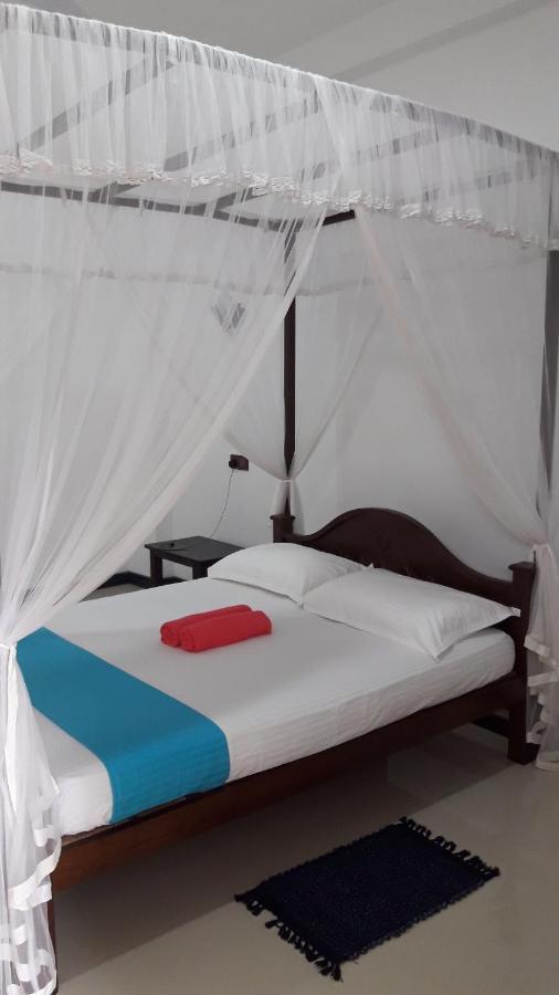 Ramesh Guesthouse Mirissa Bagian luar foto